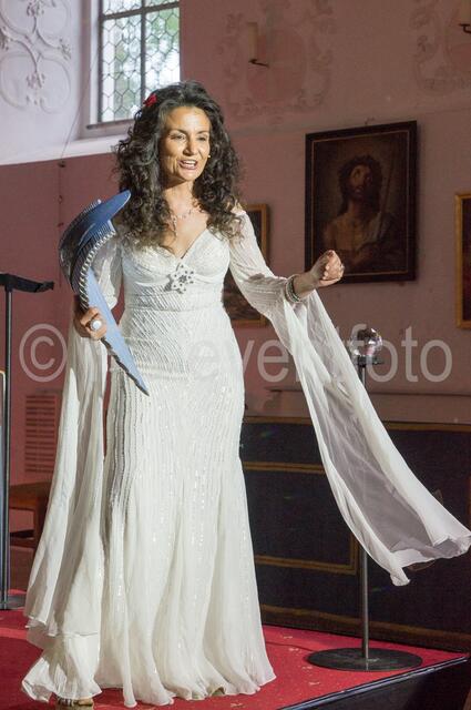 Daniela dé Santos - die Königin der Panflöte - Konzert in der Schlosskapelle auf Schloss Blumenthal in Aichach