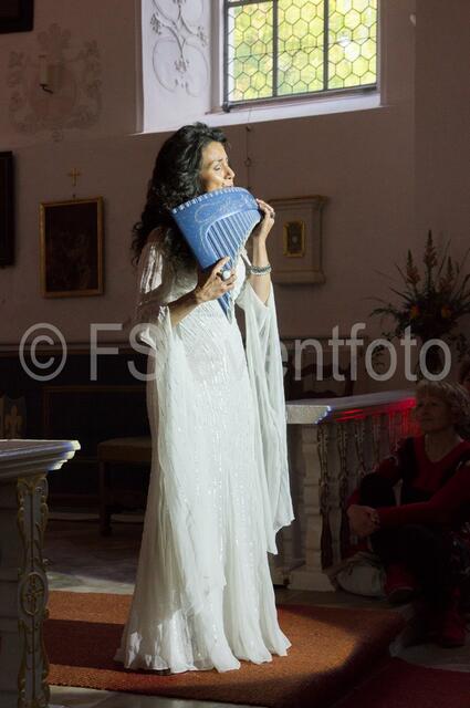 Daniela dé Santos - die Königin der Panflöte - Konzert in der Schlosskapelle auf Schloss Blumenthal in Aichach