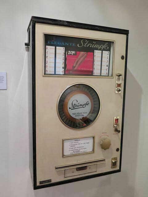 Automat für Seidenstrümpfe