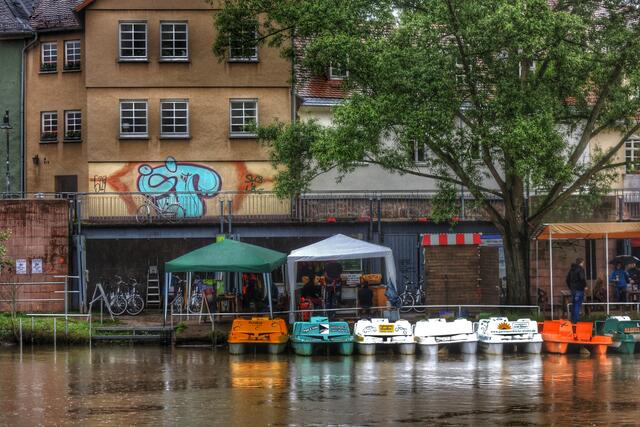 Marburger Hafenfest - Die Flotte liegt wegen Regenwetter noch vor Anker.