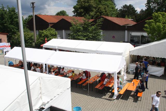 Zelte schützten vor Regen und spendeten Schatten!