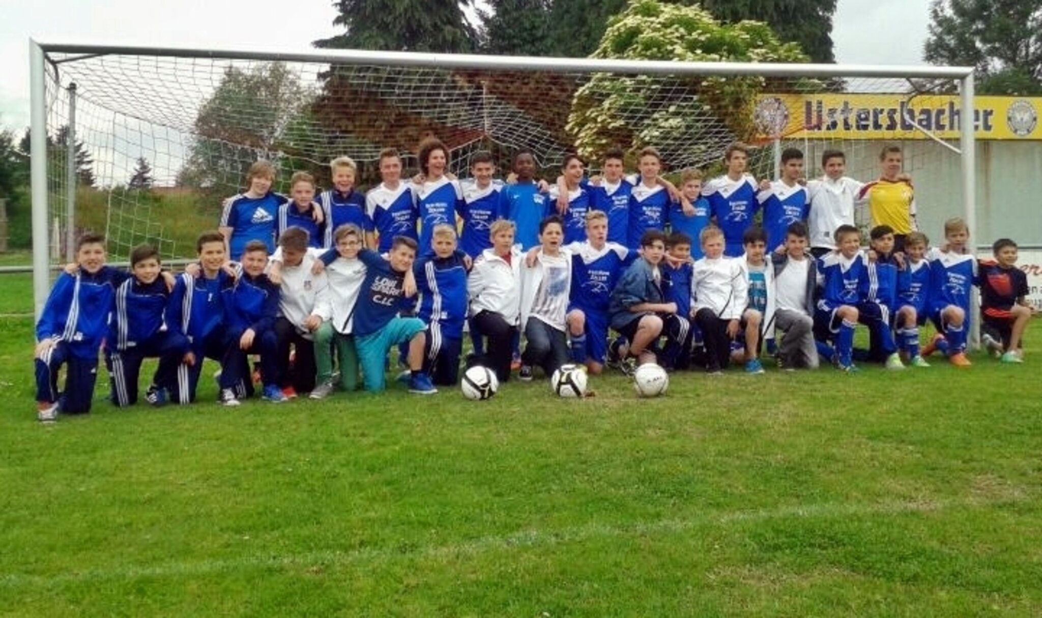 Gleich 3 Turniersiege F r Den FC K nigsbrunn Bei Vatertagsturnieren Der gleich-3-turniersiege-f-r-den-fc-k-nigsbrunn-bei-vatertagsturnieren-der