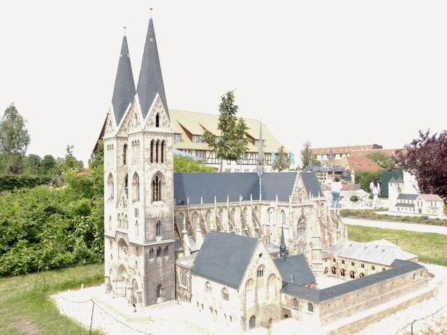 Der Halberstädter Dom, oder genauer gesagt.....