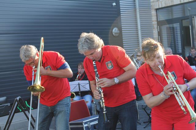 Brikettpolka vor der Feuerwache Hörnum