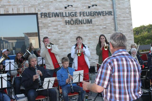 Trompetenecho vor der Feuerwache Hörnum