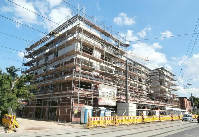 3. Juni 2014: Der Gerlach-Bau hat schon die endgültige Geschosshöhe erreicht.