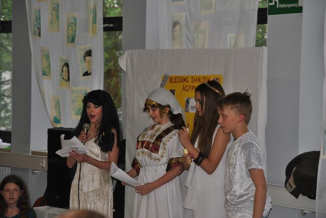 Mit ein Highlight war die Modenschau zum Thema Kleidung im alten Ägypten