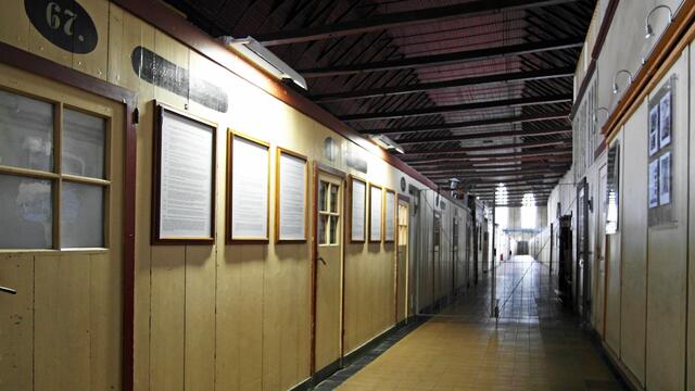 Blick ins Langhaus, das Hospital mit den hölzernen Wohnkammern ("Kabäuschen")