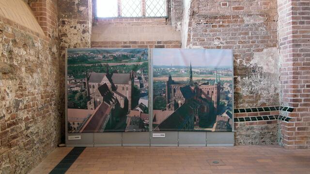 Die Fotoausstellung in der Georgenkirche macht deutlich, wie die zerstörte Kirche (rechts) im Jahr 1990 aussah. Links ein Foto aus dem Jahr 2005.