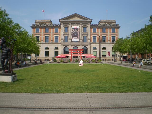 Blick am 8. Juni 2014 auf den Bremer PLATZ DER DEUTSCHEN EINHEIT mit dem Bremer Schulgeist Osli