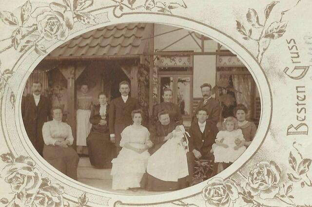 Schön ist das Siedlerleben, Hübners feiern Taufe, Auf den Kräken 15, um 1910