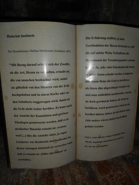 Ausstellung im Hexenmuseum.