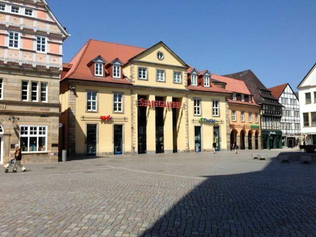 Die Fassade des ehemaligen Kreishaues verbirgt heutzutage hinter sich die "Stadtgalerie" - eine große "Shopping-Mall" mit vielen unterschiedlichen Geschäften.