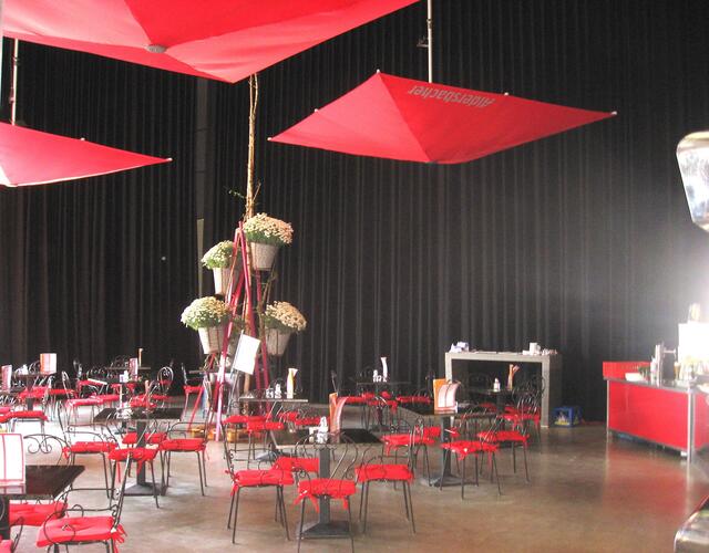 Cafe in der Donauhalle