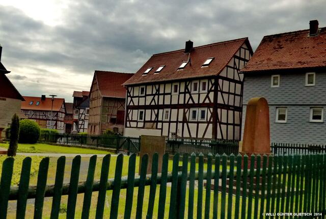 Vorwiegend Fachwerk, leider z.T. verkleidet.