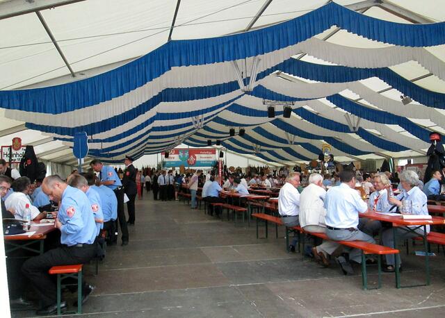 Blick ins Festzelt