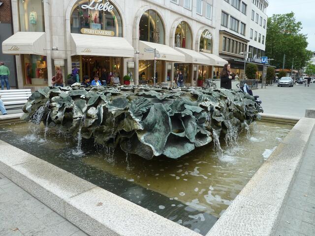 Wasserspiel in der Stadt.