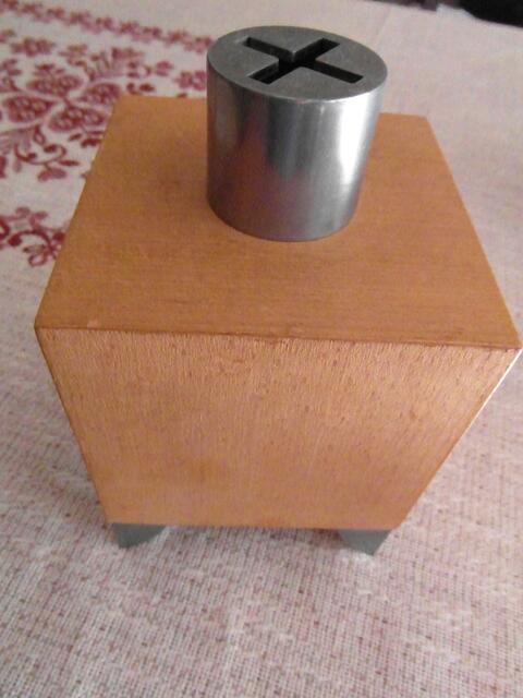 Sparkasse die er für mich gemacht hat,die kann man oben aufschrauben zum Geld entnehmen !