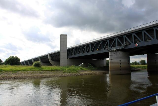 Blick zur Trogbrücke