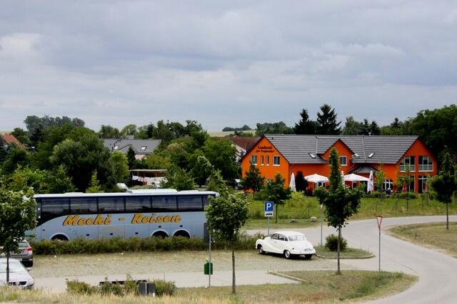 Blick zum Landhotel Trogbrücke