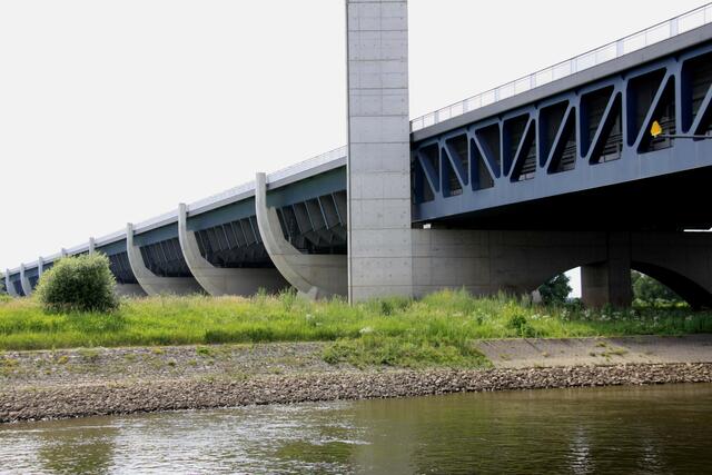 Blick zur Trogbrücke
