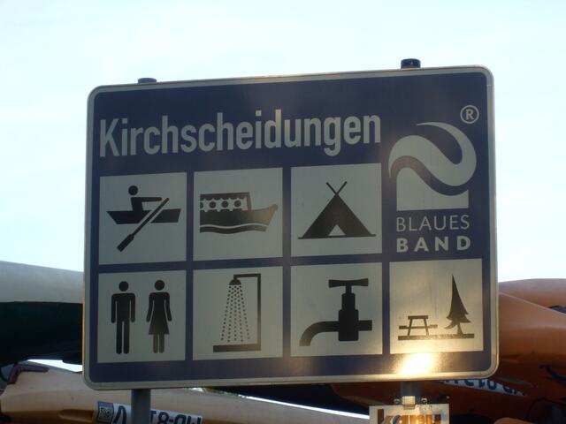 Die Zeltplatzbeschilderung vom Wasser