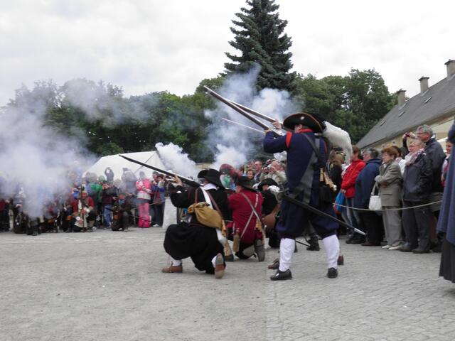 es geht hin und her bevor...