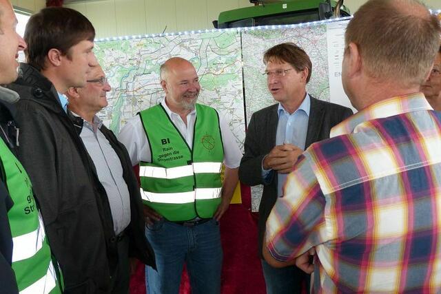 ... und dann wird weiter diskutiert...