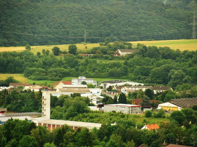 Blick über Feuerwehrstützpunkt, Industriegebiet zum Galgenberg
