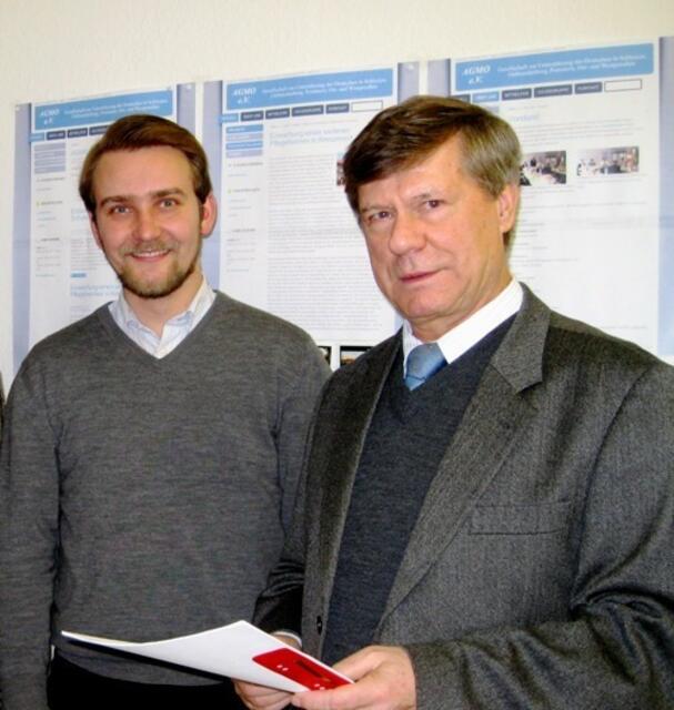 AGMO - Dr. Tobias Norbert Körfer (links, Vorsitzender der AGMO e.V.) und Dipl.-Ing. Peter Oprzondek (Ehrenvorsitzender der AGMO e.V.)   http://www.agmo.de/
