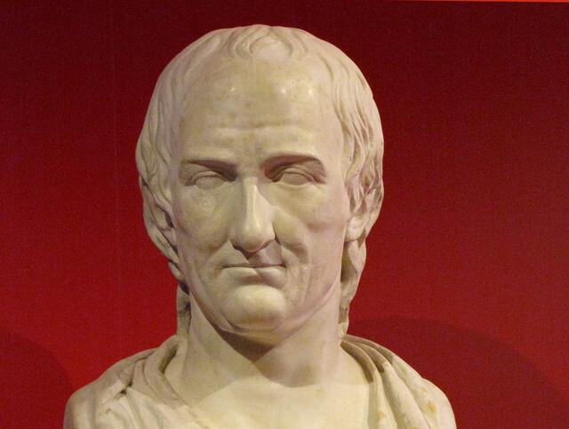 Unterstützt wurde er dabei auch von dem großen Philosophen und Universalgenie Gottried Wilhelm Leibniz, den sein Voränger, Herzog Johann Friedrich, nach Hannover geholt hatte. Denn zu einer Residenz müssen natürlich auch kluge Köpfe gehören.