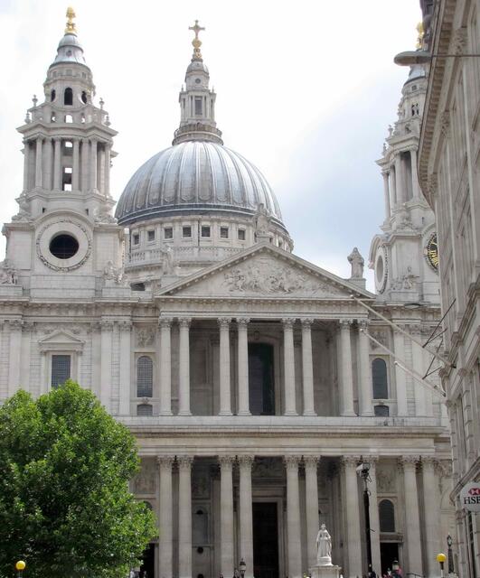 Während die Residenzstadt Hannover zu dieser Zeit etwa 12.000 Einwohner zählte, war London eine der größten Städte der Welt. Fast 600.000 Einwohner hatte die Residenz des britischen Königreiches.