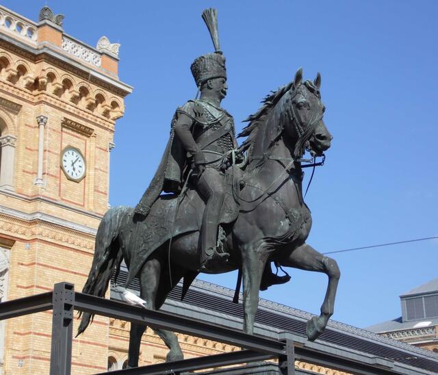 Als im Jahr 1837 Viktoria in England den Thron bestieg, war es in Hannover der in London geborene Ernst August (1771 - 1851), der König werden sollte.