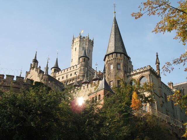 Der blinde König Georg musste seine Frau sehr geliebt haben. Zum 39. Geburtstag schenkte er ihr das märchenhafte Schloss Marienburg. Doch Marie wohnte nur kurz darin, bevor sie ihrem Mann folgte.