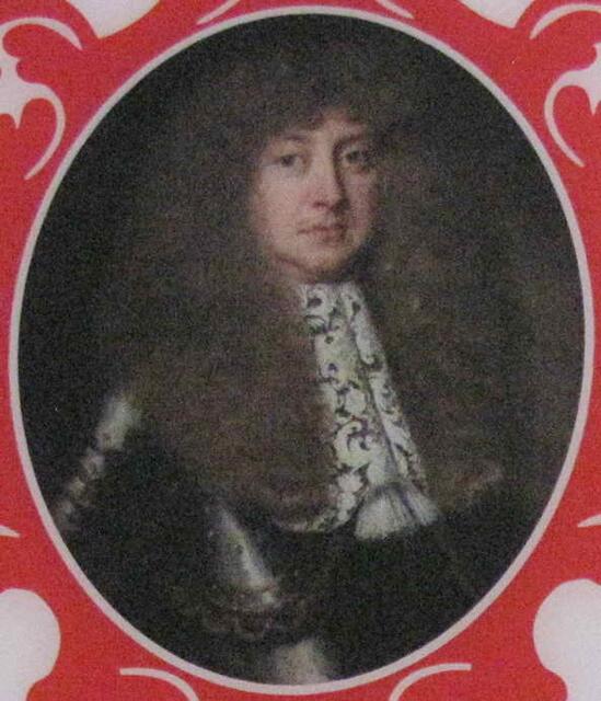 Ein früherer Ernst August (1629 - 1698), Fürstbischof von Osnabrück und zunächst Fürst, Bruder des vorerst genannten Johann Friedrich, folgte diesem auf Hannovers Thron. Machtbewusst wie er war, drängte er darauf, dass er die Kurwürde erhielt. Mit Hilfe verschiedenster Mittel und unter Protest anderer Kurfürsten gelang ihm dieses nicht einfache Vorhaben.