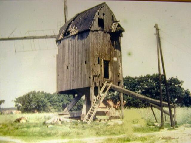so sah die Mühle in den 60er Jahren aus, damals wurde sie von Hans Schubotz erworben und dann saniert