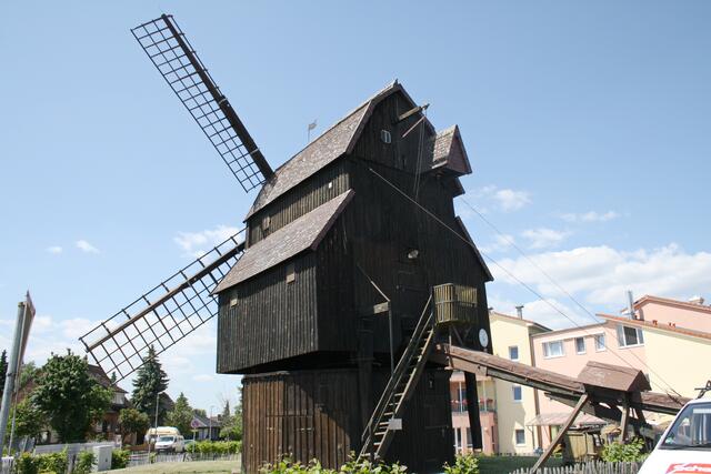 Die Flügel wurde 2011 erneuert, drehen sich aber nicht mehr im Wind