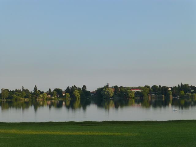 Blick über den Inheidener See nach Trais-Horloff