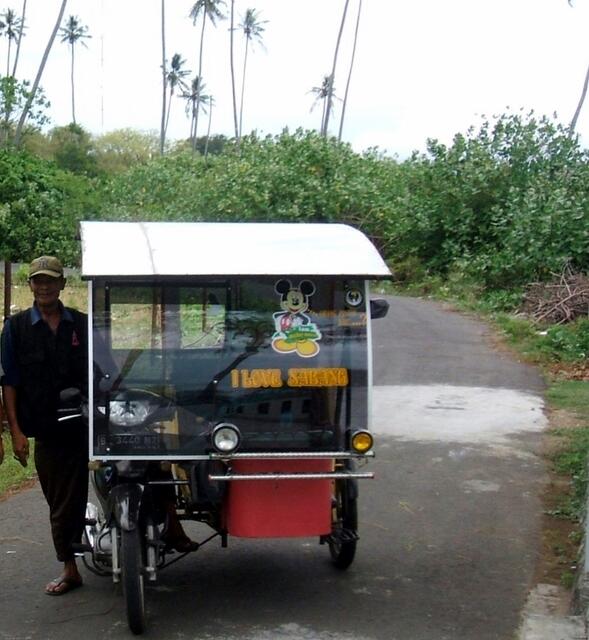 Adriano mit seinem Tuk-Tuk
