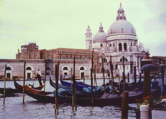 Ernst August reiste mit seinem Hofstaat oft zum monatelangen Karneval nach Venedig, was immense Kosten verschlang. Dort unterhielten die Welfen in der Nähe der Rialtobrücke am Canale Grande sogar einen eigenen Palast, den Palazzo Foscari. | Foto: Christel Wolter