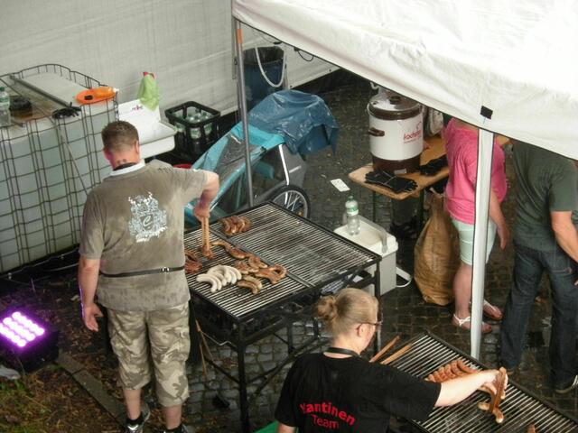 Eine gute Bratwurst von Schlüter schmeckte vielen Besuchern.