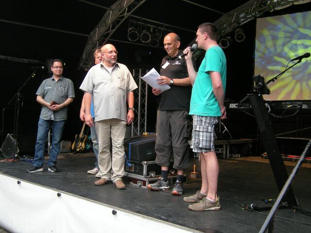 Preiträger des Wettbewerb, rechts der 1. Preisträger, Herr Andre´ Przetak- Dietrich, aus Ahlten.