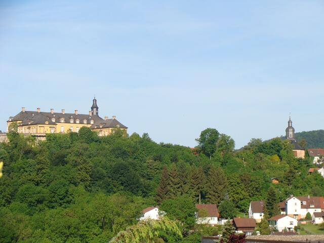 Große und kleine Häuser / Fürsten und Untertanen