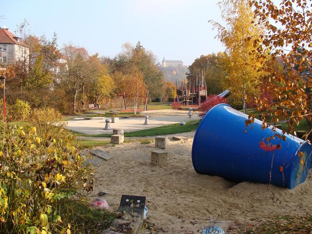 Große bauen, Kleine spielen