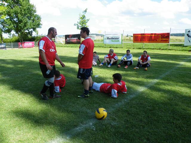 21. Halbzeitpause - rotes Unterdorfteam