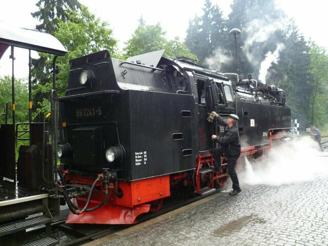 Der Zug ist in „Drei Annen Hohne“ angekommen.