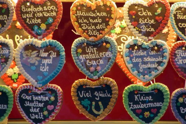 Ohne Worte ... nee, mit Worten. Stehen ja drauf.