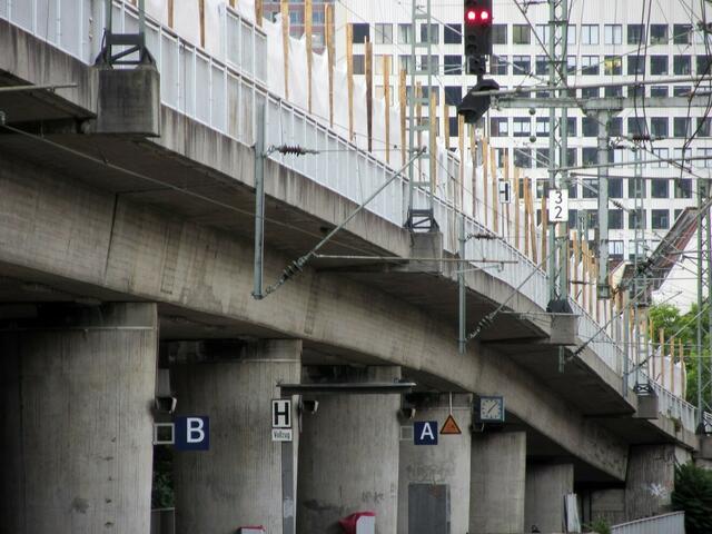 Gleis am Bahnhof Frankfurt West