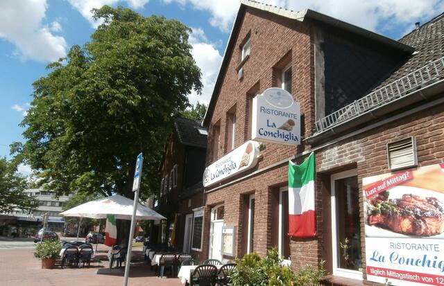 Sutelstraße/Ecke Klein-Buchholzer-Kirchweg.