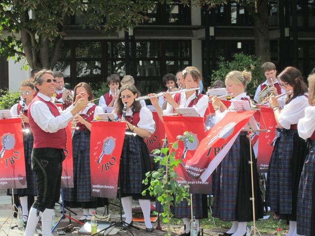 JBO Meitingen begrüßt musikalisch